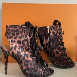 Sexy Black and Brown Lace-Up Heels